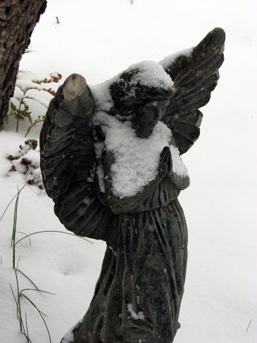 Angel with broken wing